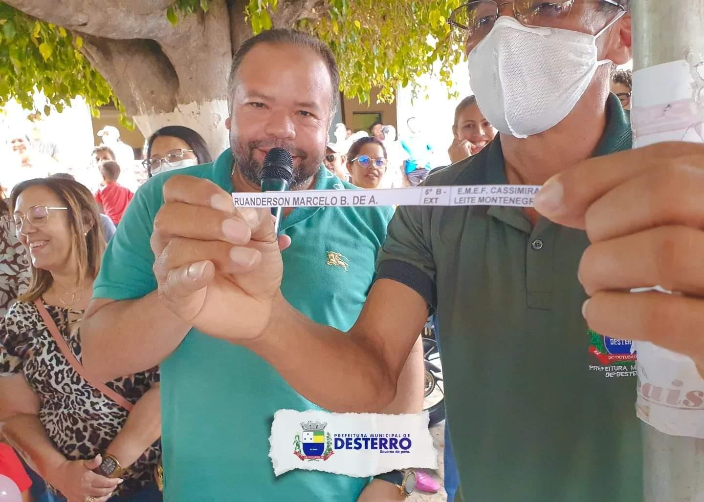 Aluno do 6° ano da extensão da escola Cassimira Leite...